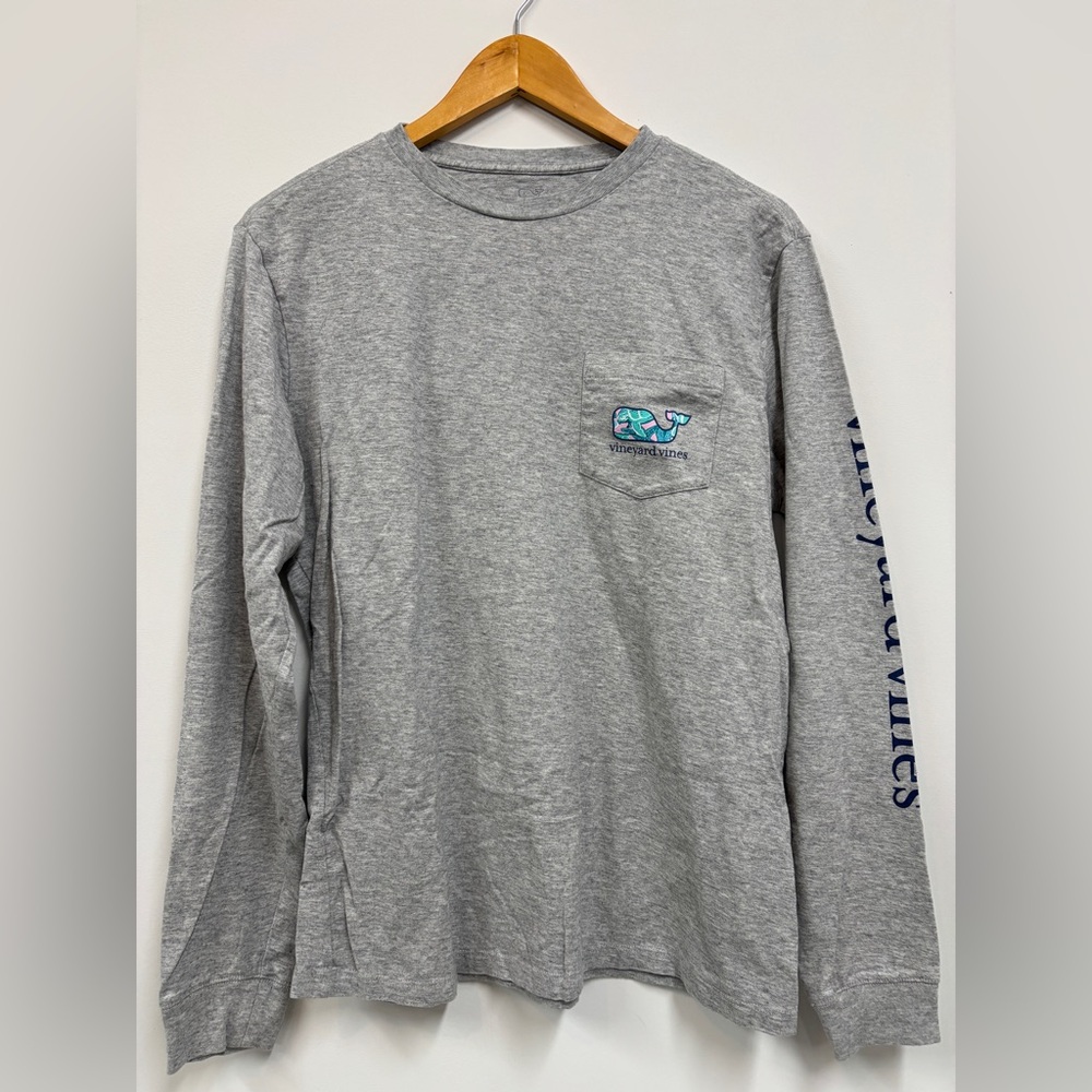 EUC Vineyard Vines Heather Gray with floral pattern  Long Sleeve Tee - size S